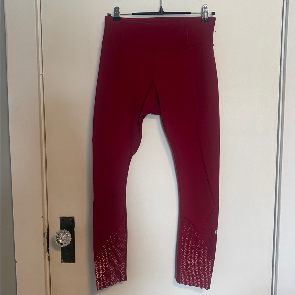 Size 4 Lululemon Red Tight Stuff Run Right Tights  24 inch leg
